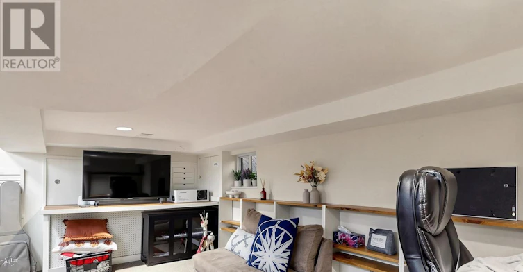 24 Cavell Avenue, Toronto, ON, M4K 1L6 - 16