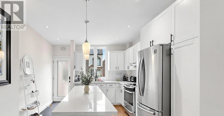 24 Cavell Avenue, Toronto, ON, M4K 1L6 - 3