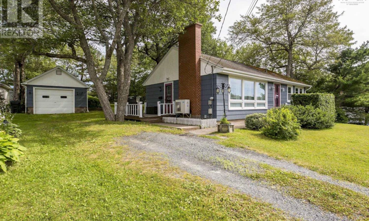 16 Wedgewood Avenue