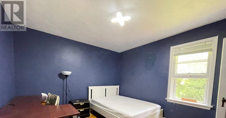 35 Bowman (B Street, Hamilton, ON, L8S 2T4