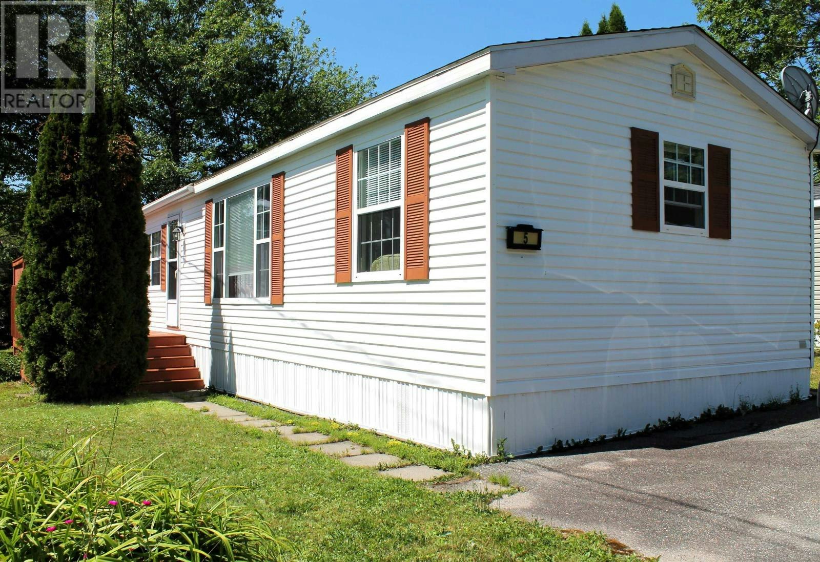 5 Covey Street, Bridgewater, NS, B4V 4B9