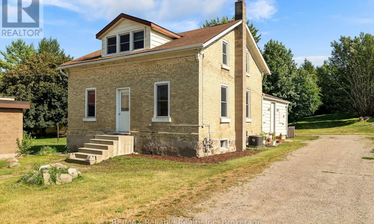 39 Main Street E