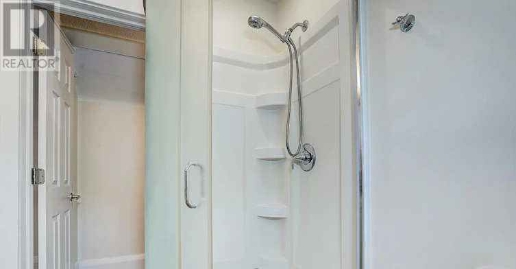 UPPER-92 Neville Park Boulevard, Toronto, ON, M4E 3P8 - 32