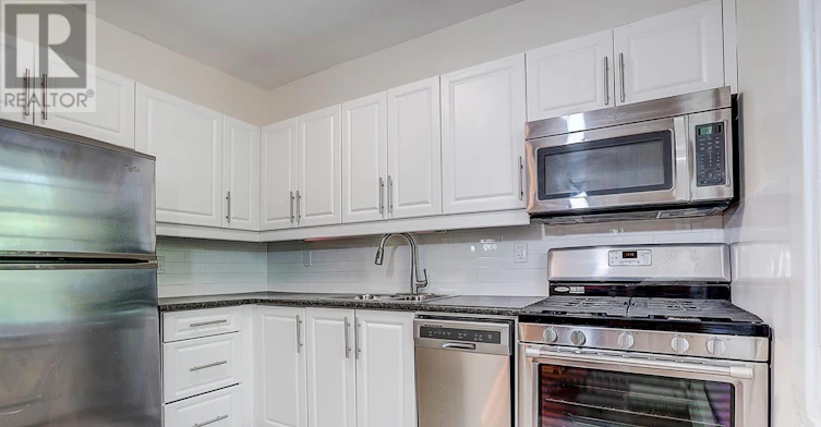 UPPER-92 Neville Park Boulevard, Toronto, ON, M4E 3P8 - 17