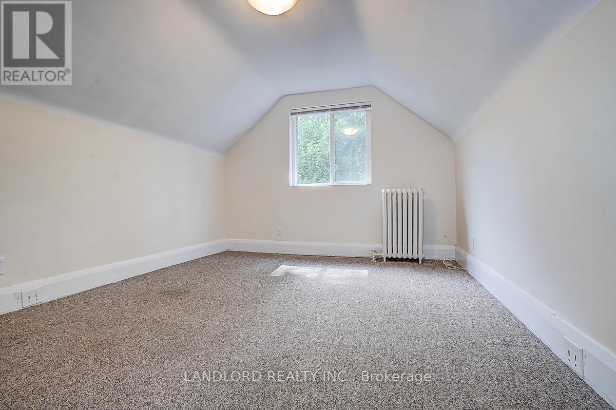 UPPER-92 Neville Park Boulevard, Toronto, ON, M4E 3P8 - 28