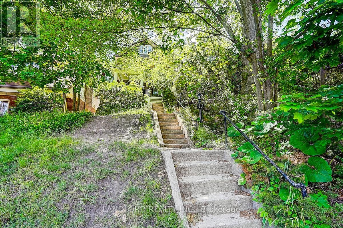 UPPER-92 Neville Park Boulevard, Toronto, ON, M4E 3P8 - 2