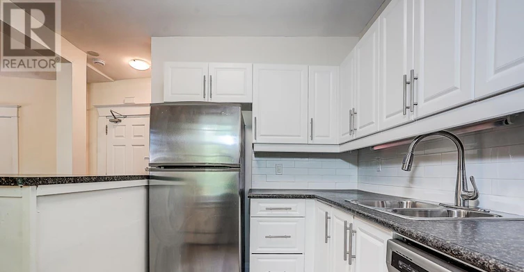 UPPER-92 Neville Park Boulevard, Toronto, ON, M4E 3P8 - 19