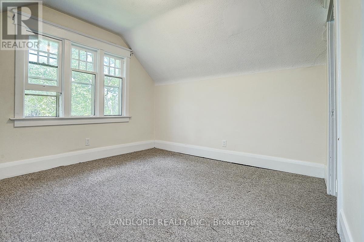 UPPER-92 Neville Park Boulevard, Toronto, ON, M4E 3P8 - 26