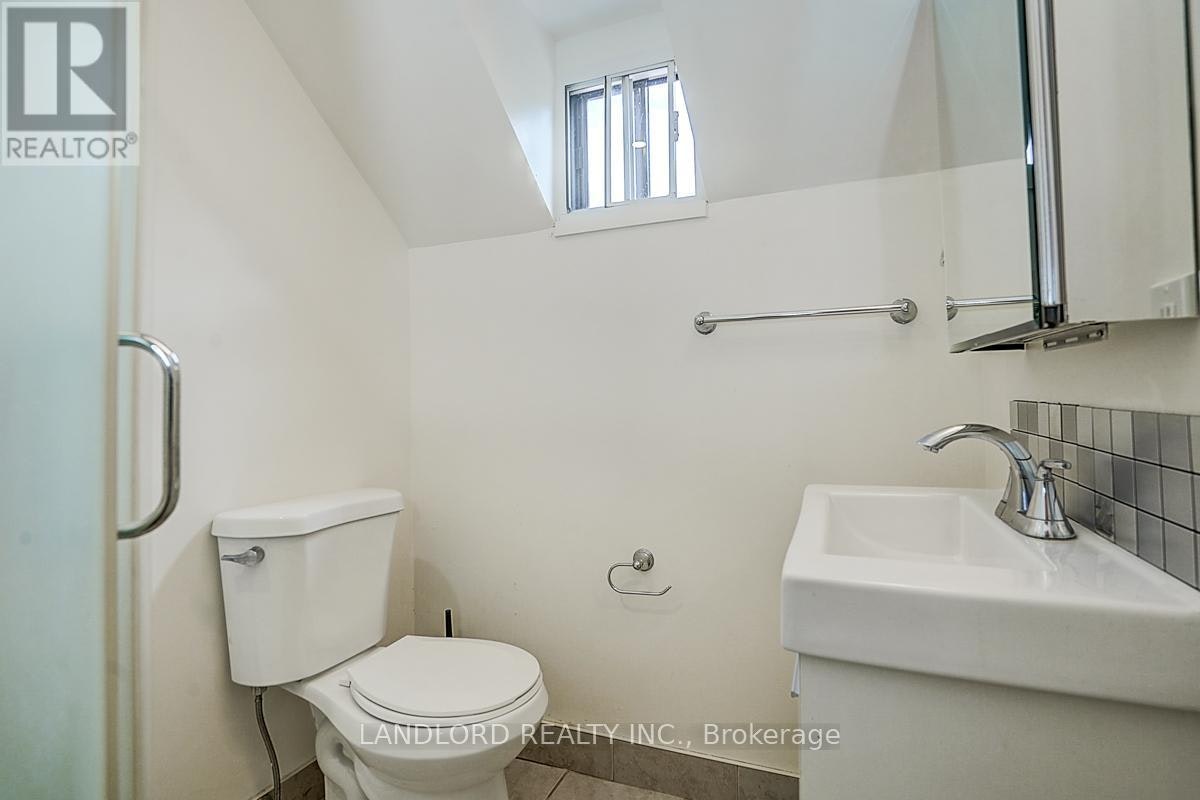 UPPER-92 Neville Park Boulevard, Toronto, ON, M4E 3P8 - 31