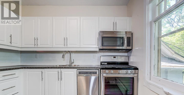 UPPER-92 Neville Park Boulevard, Toronto, ON, M4E 3P8 - 18