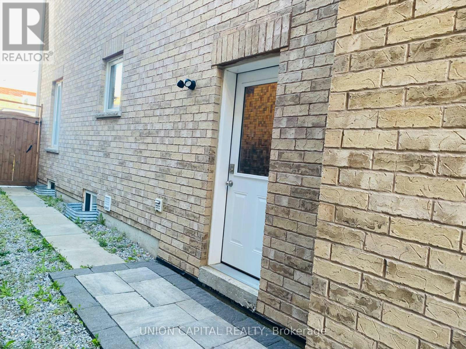 BSMT-849 William Lee Avenue, Oshawa, ON, L1K 0W2 - 2