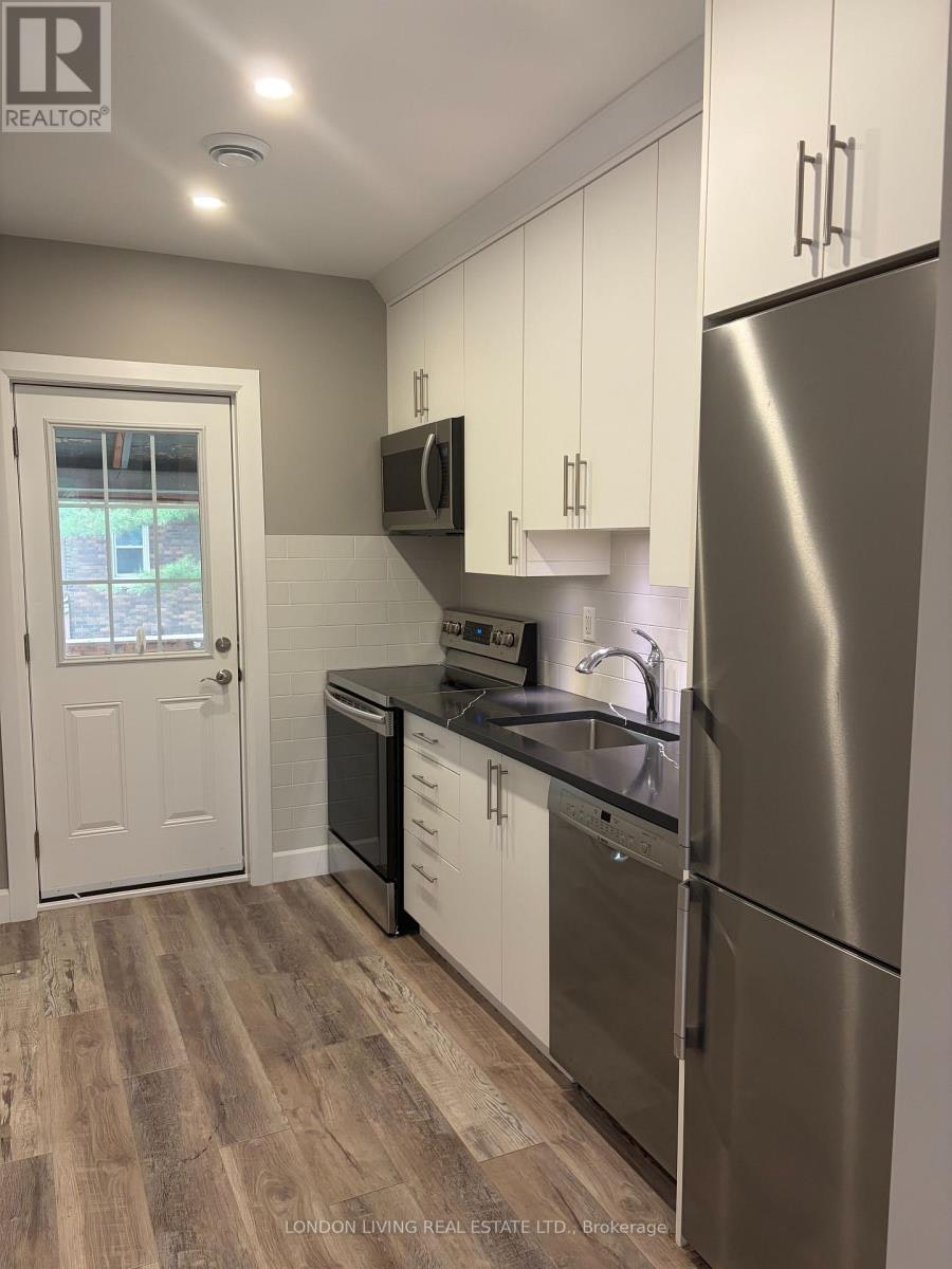 9 Beaconsfield Avenue, London, ON, N6C 1B4 - 4