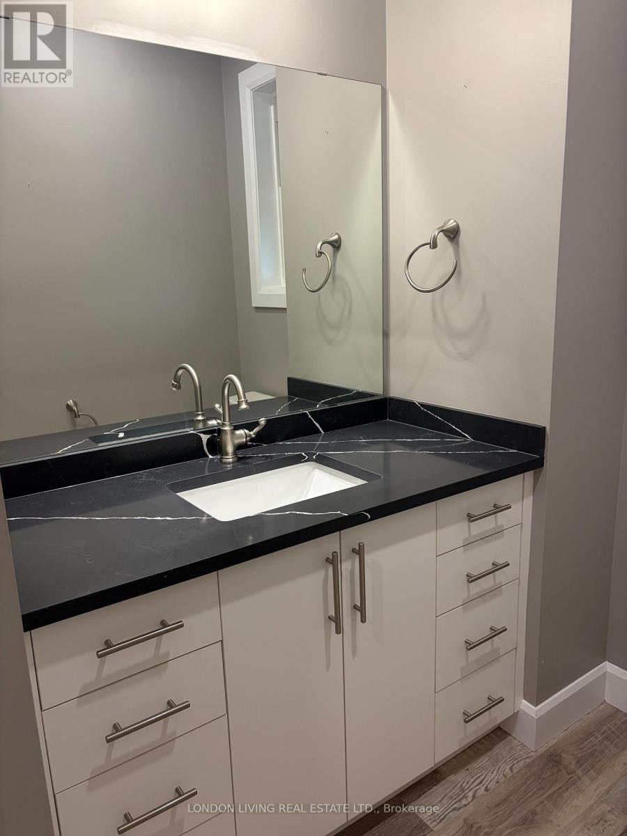 9 Beaconsfield Avenue, London, ON, N6C 1B4 - 10