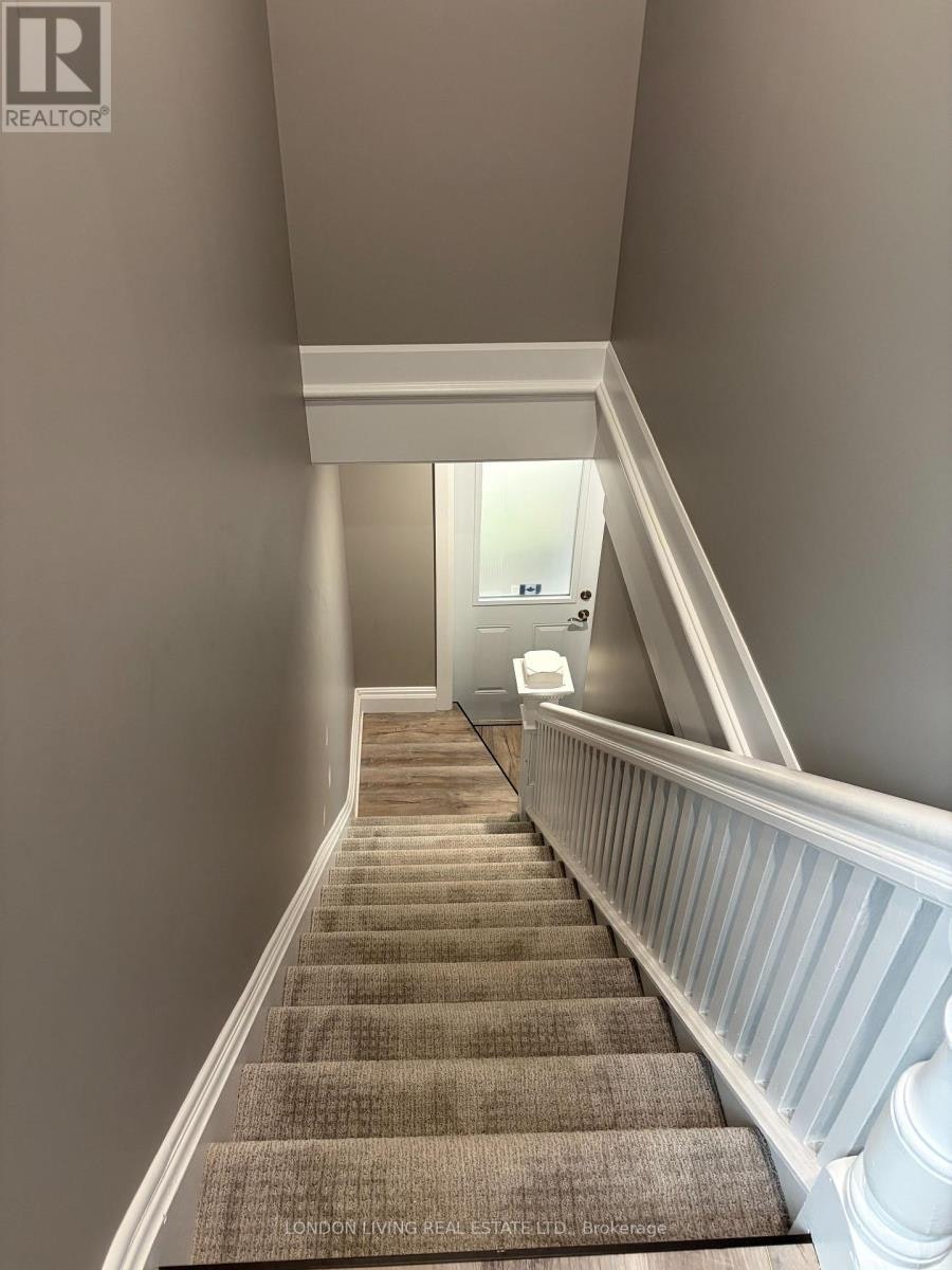 9 Beaconsfield Avenue, London, ON, N6C 1B4 - 2