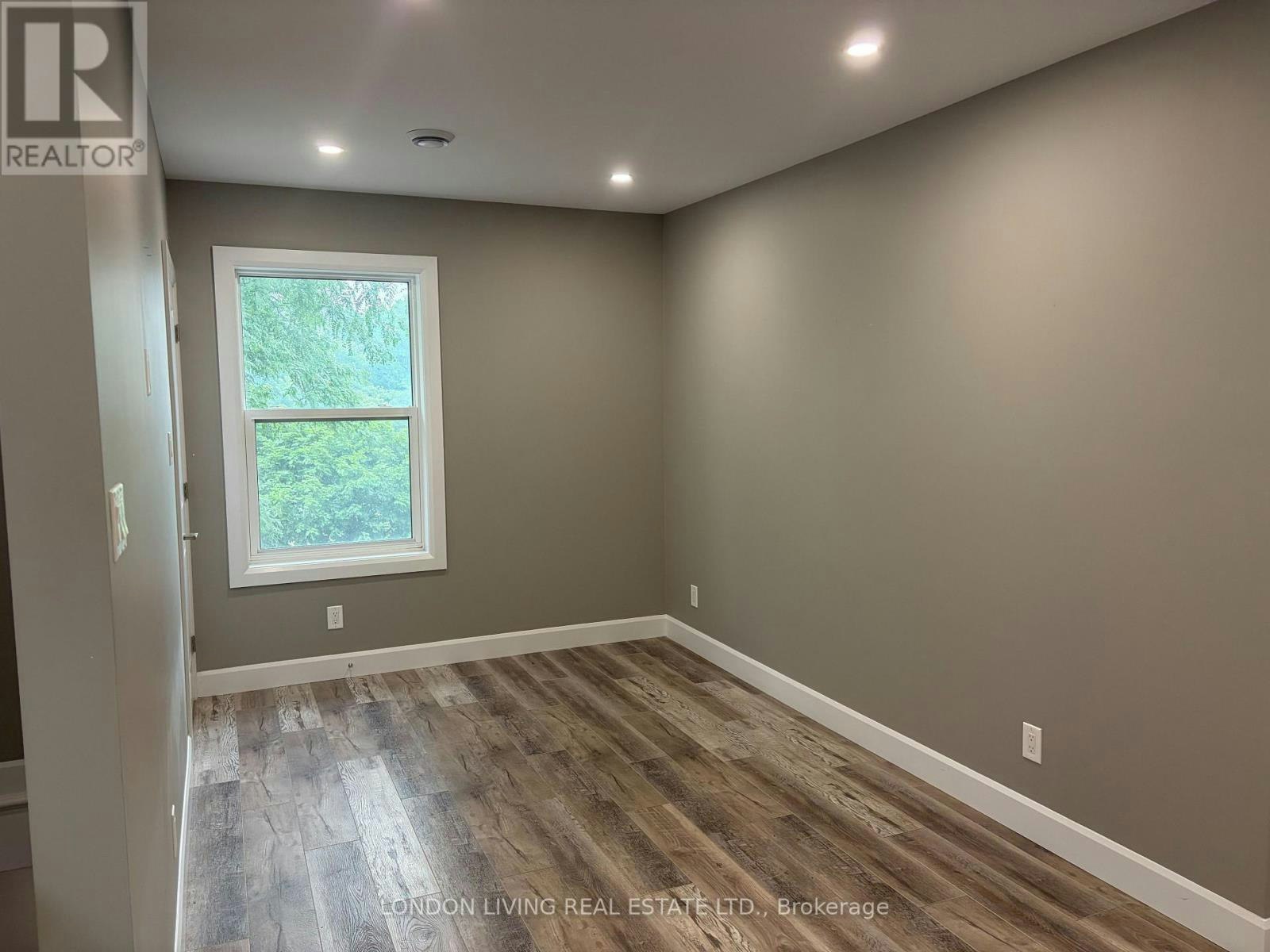 9 Beaconsfield Avenue, London, ON, N6C 1B4 - 3