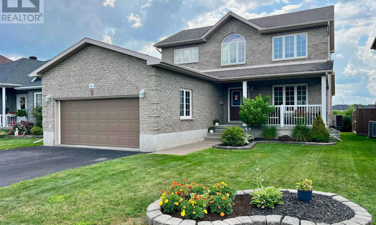 1004 Crestwood Drive