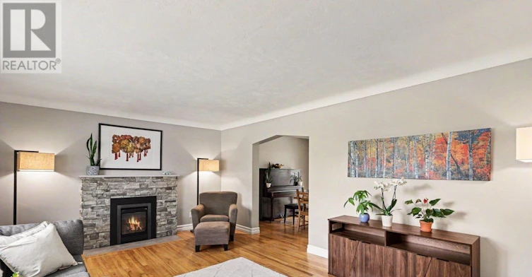 805 Smyth Road, Ottawa, ON, K1G 1P2 - 9