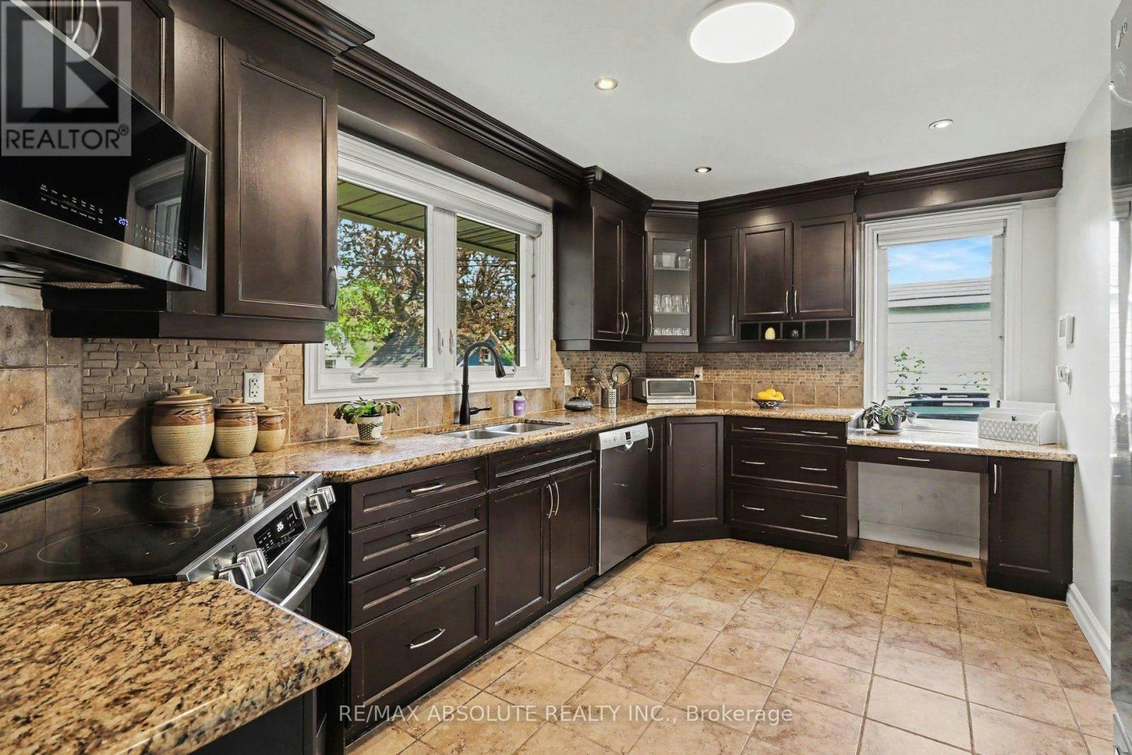 805 Smyth Road, Ottawa, ON, K1G 1P2 - 14