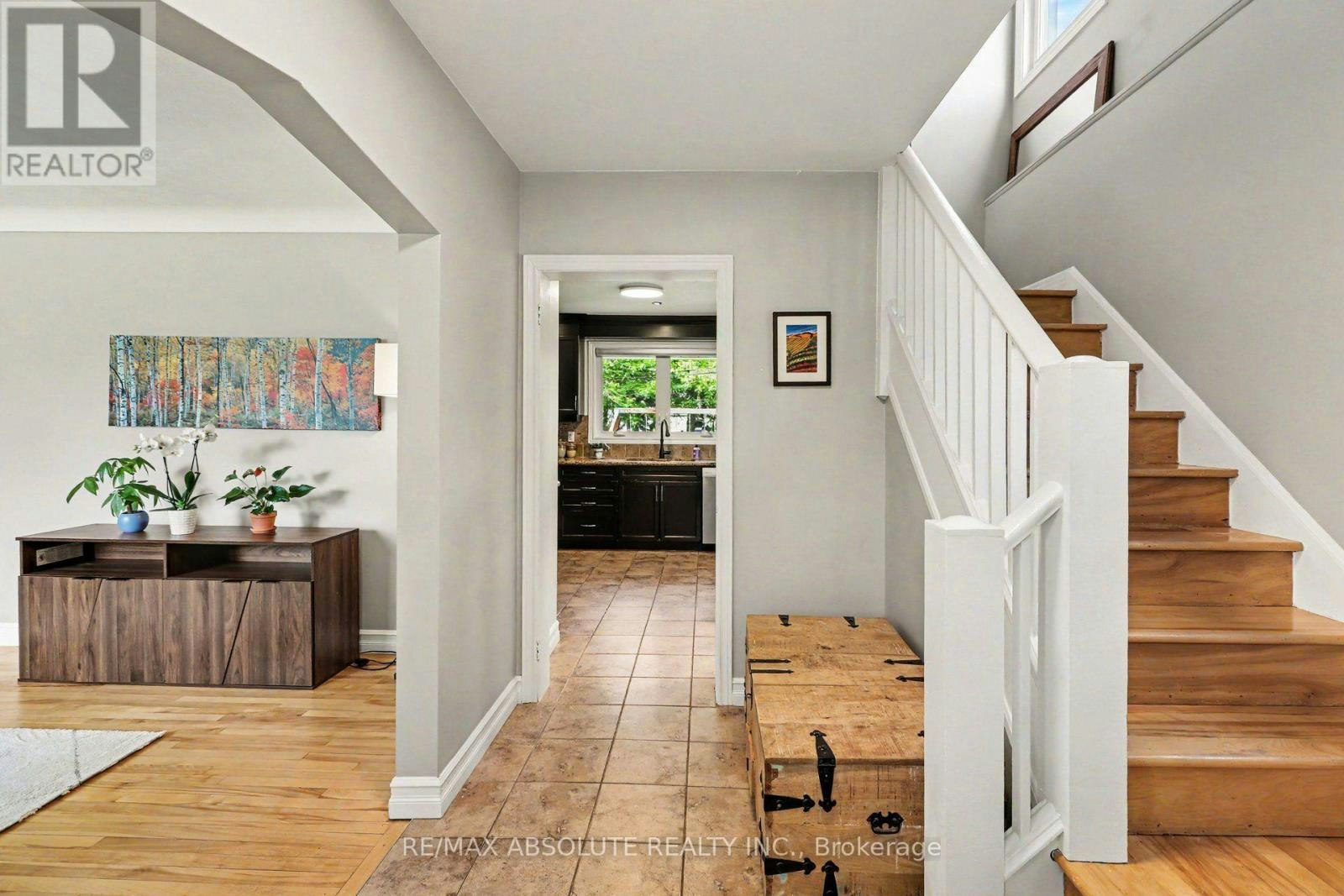 805 Smyth Road, Ottawa, ON, K1G 1P2 - 6