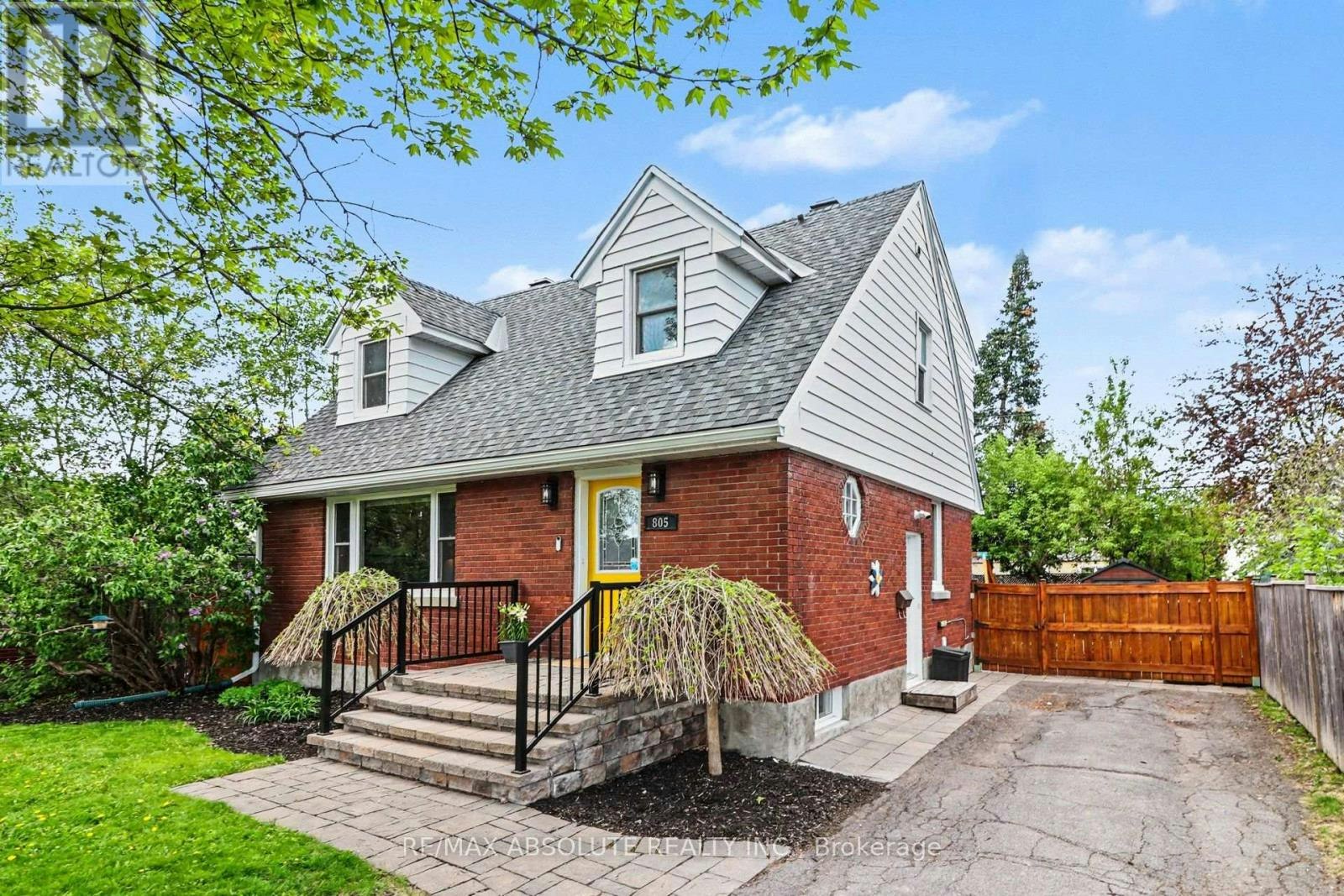 805 Smyth Road, Ottawa, ON, K1G 1P2 - 3