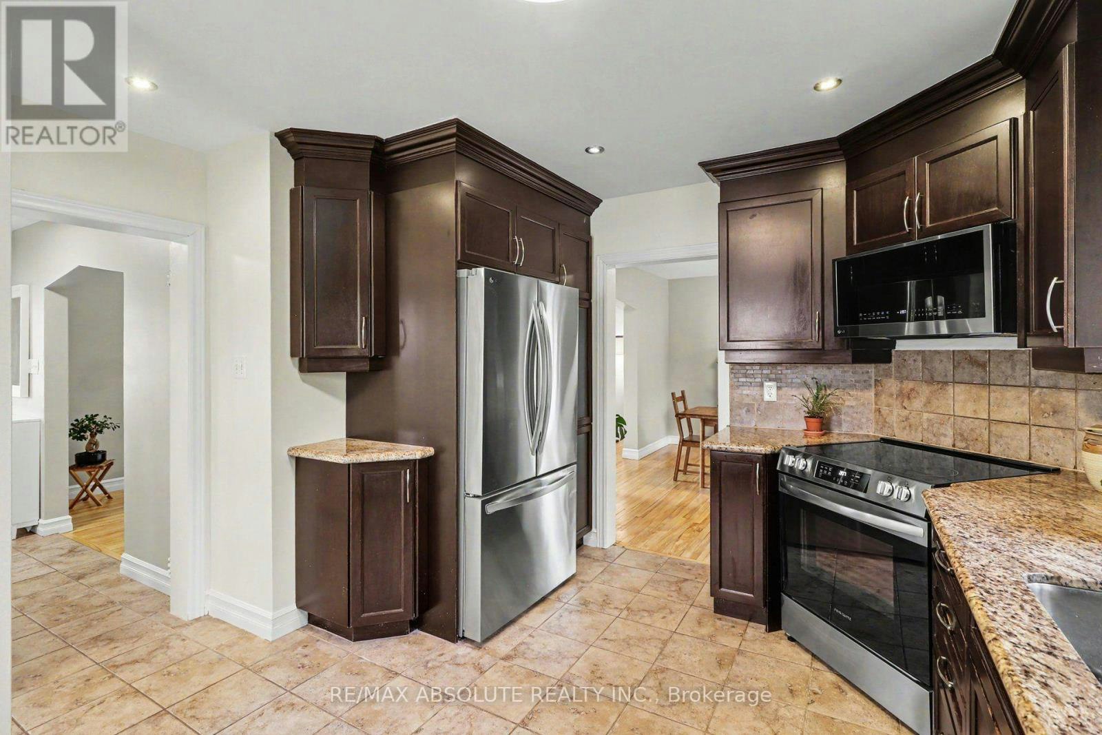 805 Smyth Road, Ottawa, ON, K1G 1P2 - 15
