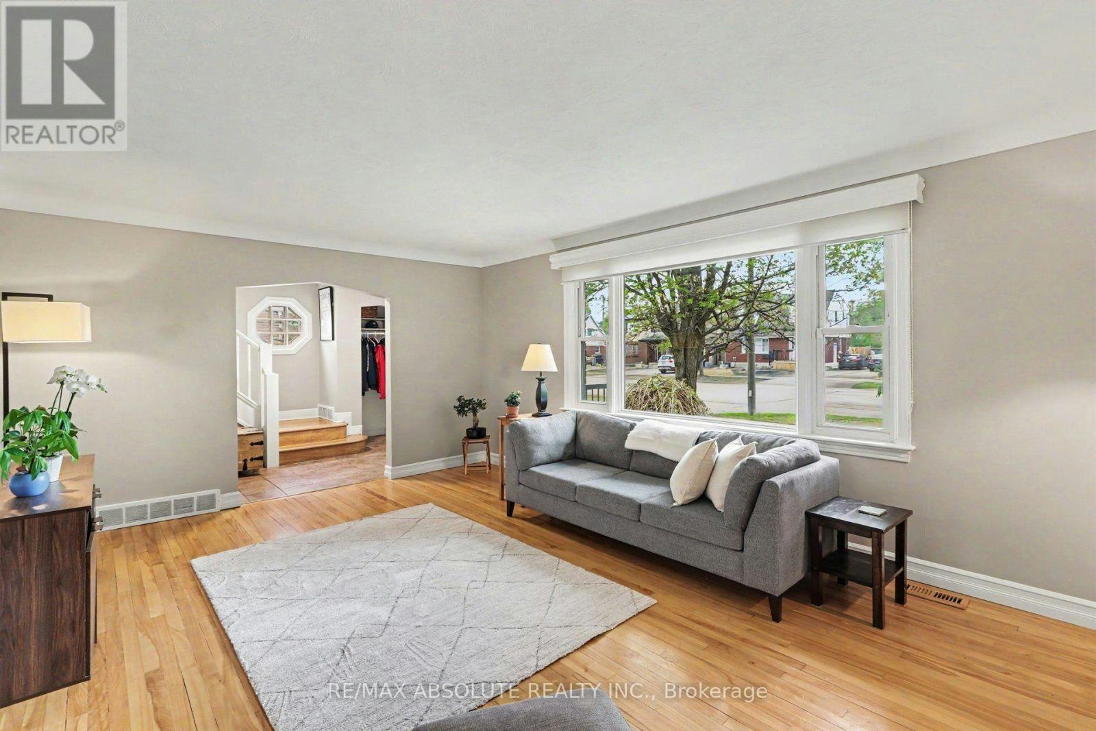 805 Smyth Road, Ottawa, ON, K1G 1P2 - 11
