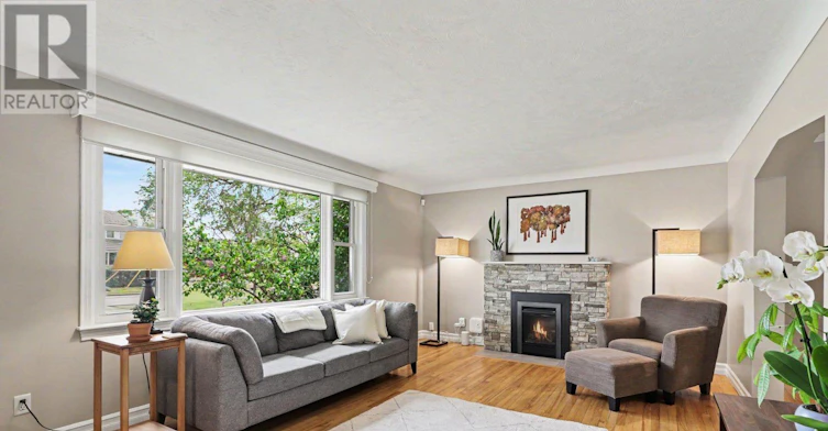 805 Smyth Road, Ottawa, ON, K1G 1P2 - 8