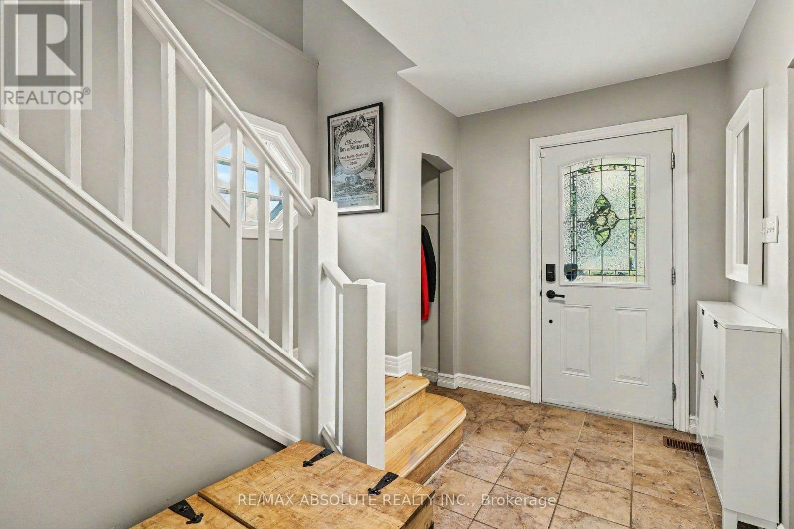 805 Smyth Road, Ottawa, ON, K1G 1P2 - 5