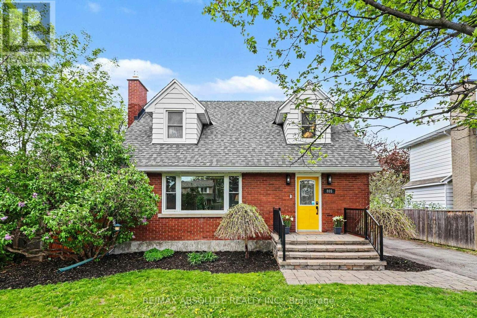 805 Smyth Road, Ottawa, ON, K1G 1P2 - 2