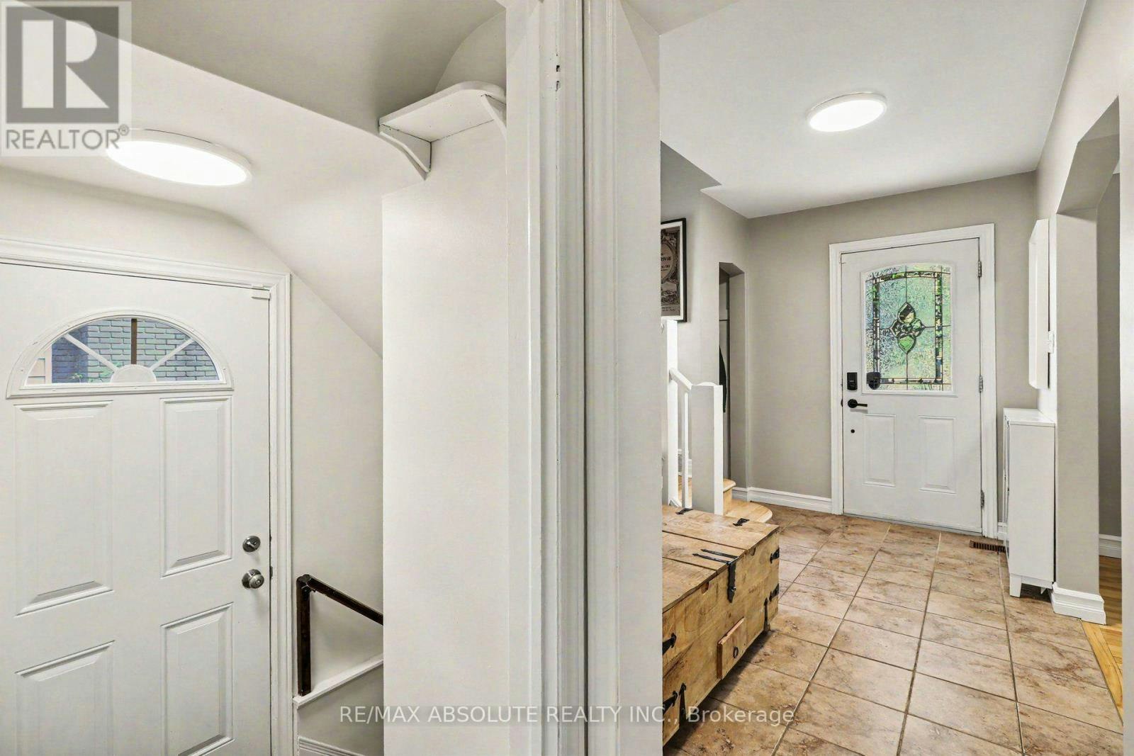 805 Smyth Road, Ottawa, ON, K1G 1P2 - 7