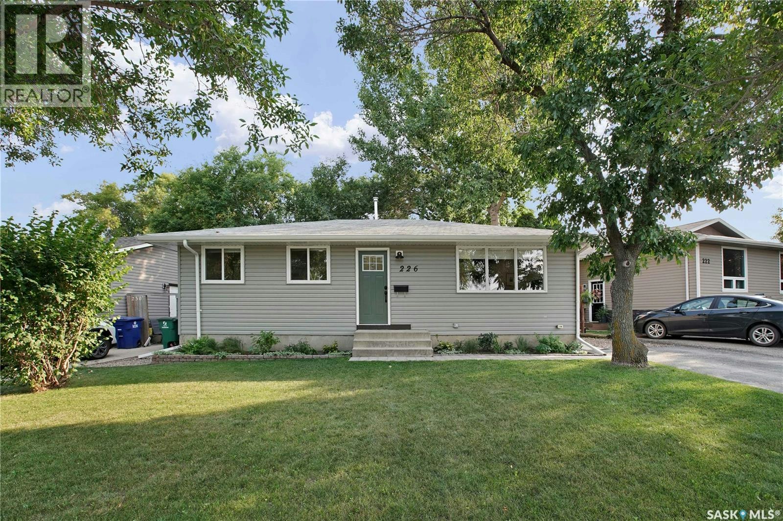 226 Western Crescent, Saskatoon, SK, S7H 4J6