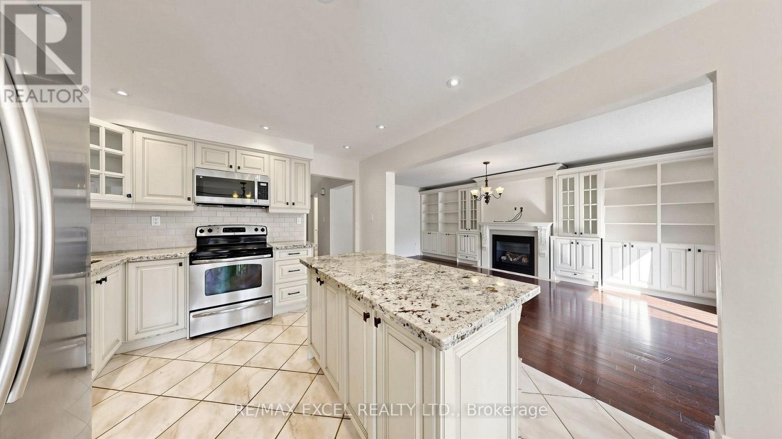 21 Mary Gapper Crescent, Richmond Hill, ON, L4C 7L9 - 11