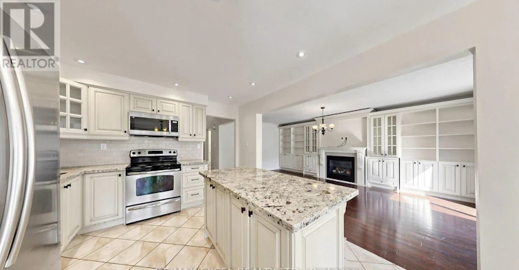 21 Mary Gapper Crescent, Richmond Hill, ON, L4C 7L9 - 11