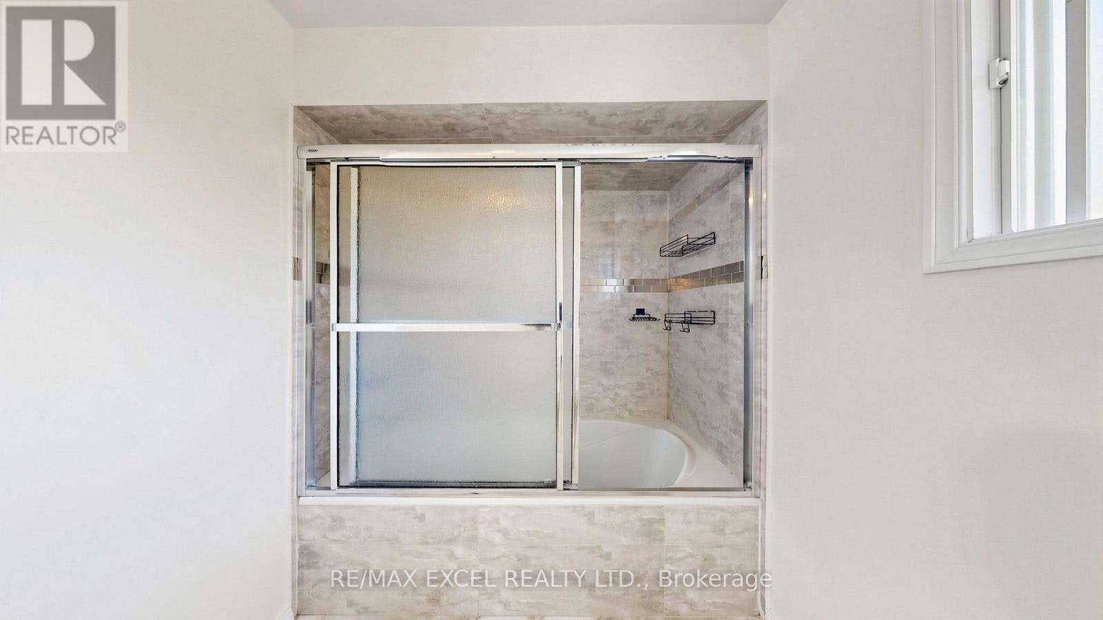 21 Mary Gapper Crescent, Richmond Hill, ON, L4C 7L9 - 37