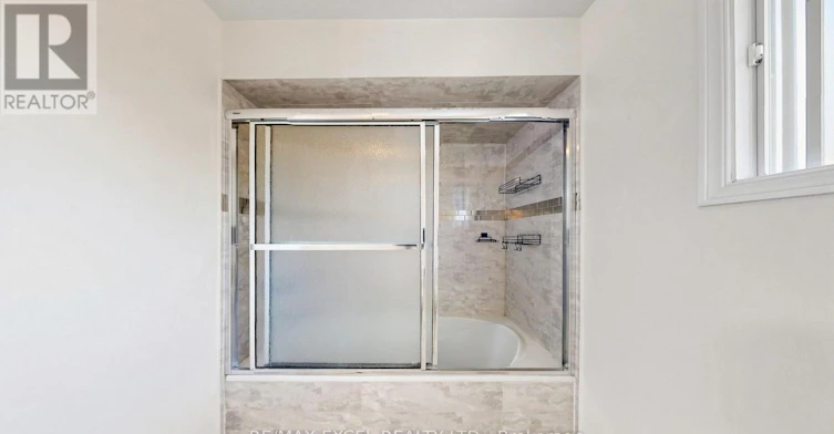 21 Mary Gapper Crescent, Richmond Hill, ON, L4C 7L9 - 37