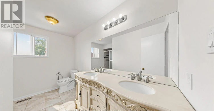 21 Mary Gapper Crescent, Richmond Hill, ON, L4C 7L9 - 36