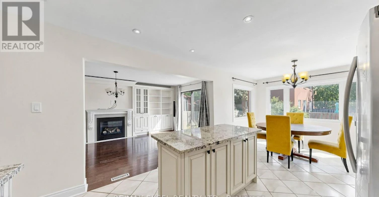 21 Mary Gapper Crescent, Richmond Hill, ON, L4C 7L9 - 13