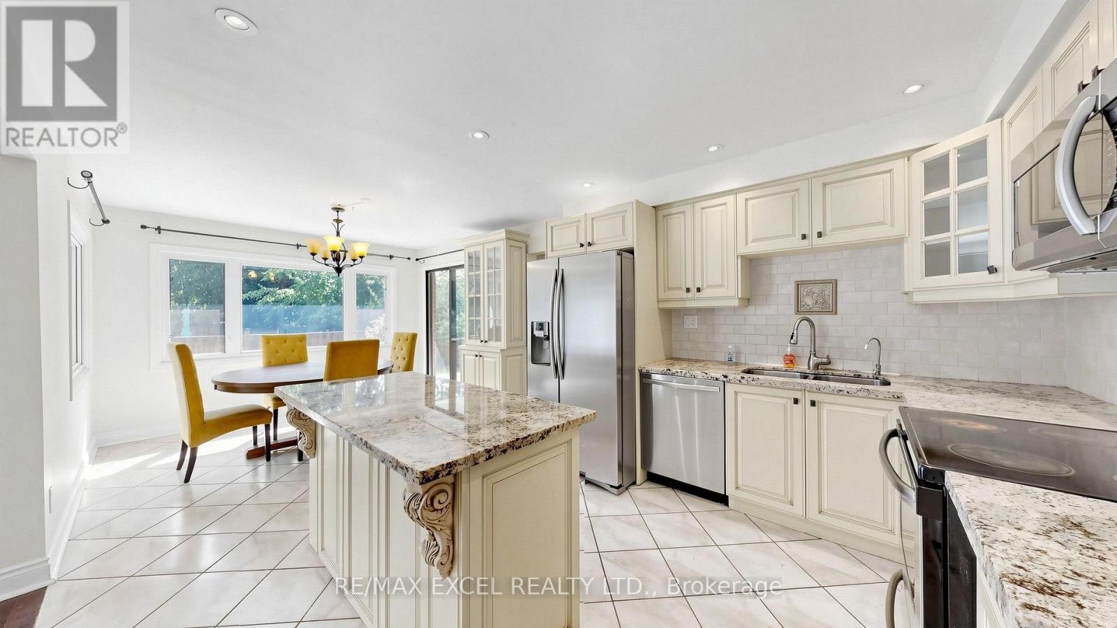 21 Mary Gapper Crescent, Richmond Hill, ON, L4C 7L9 - 10