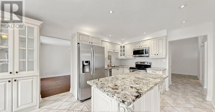 21 Mary Gapper Crescent, Richmond Hill, ON, L4C 7L9 - 12