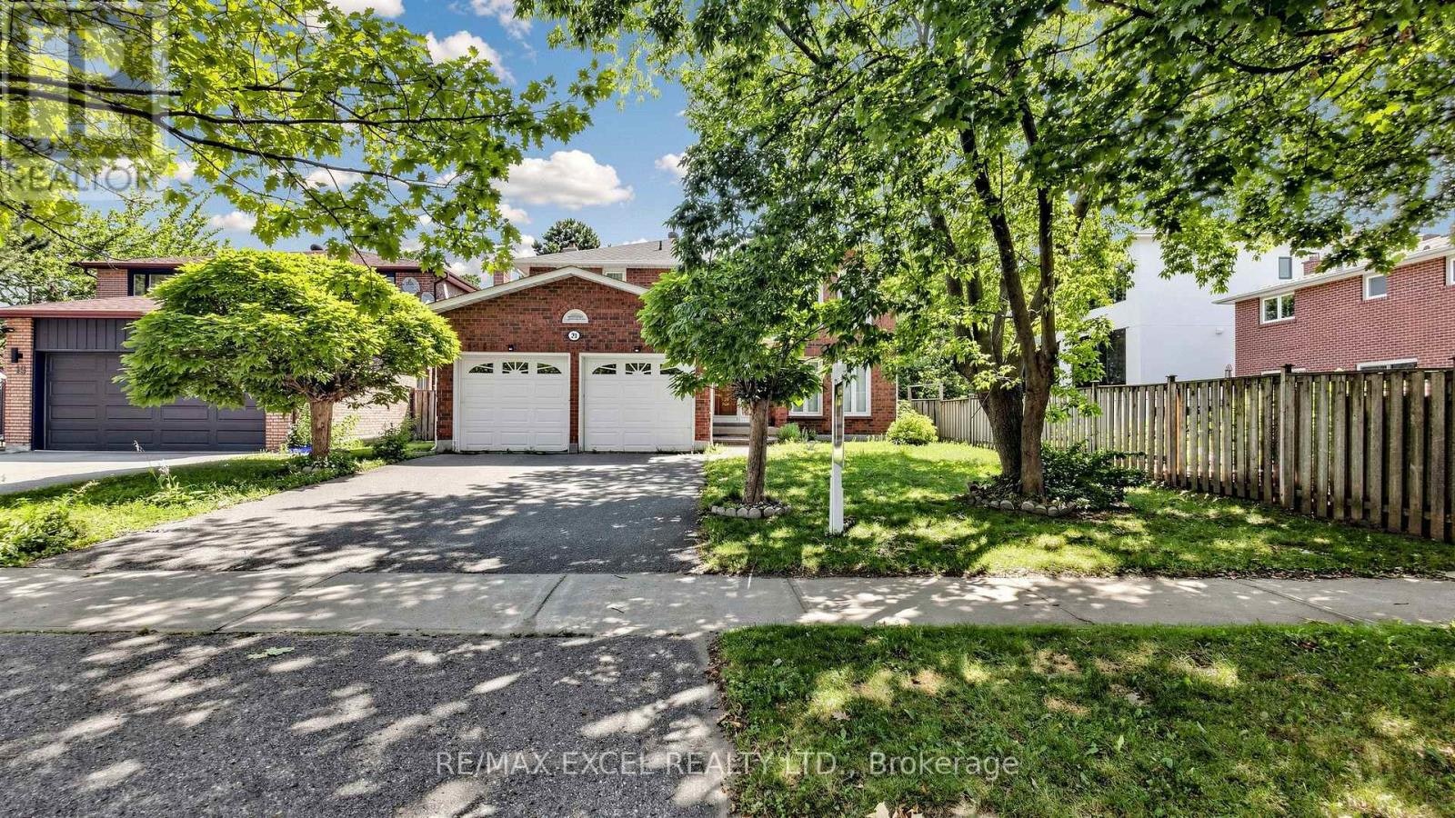 21 Mary Gapper Crescent, Richmond Hill, ON, L4C 7L9