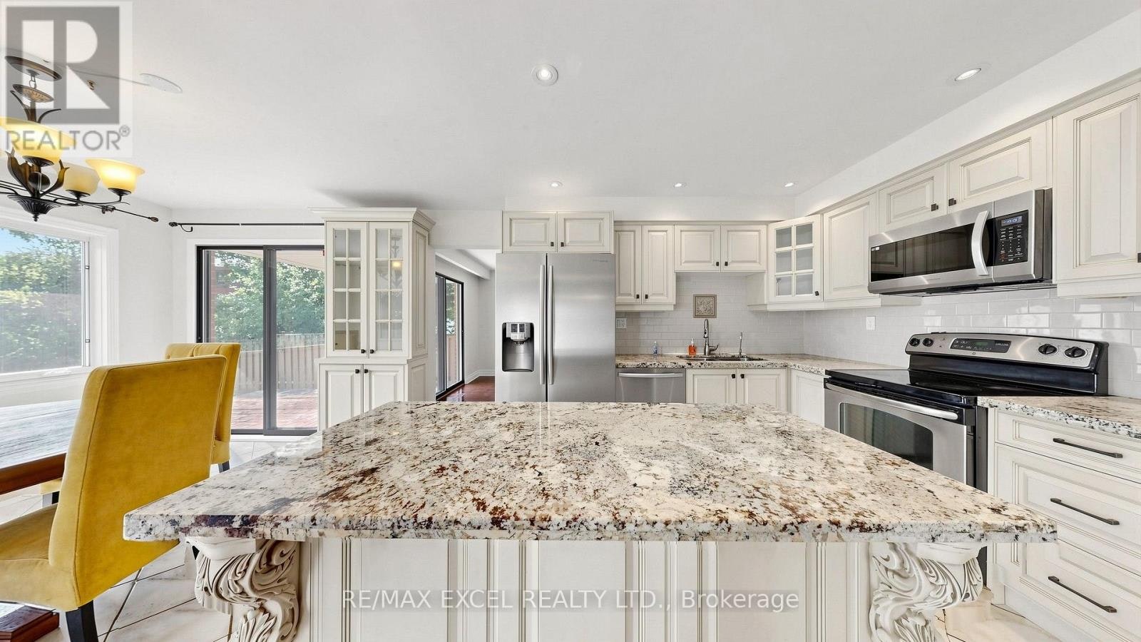 21 Mary Gapper Crescent, Richmond Hill, ON, L4C 7L9 - 14