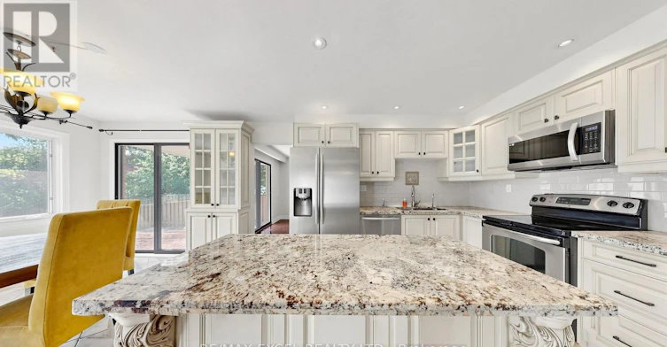 21 Mary Gapper Crescent, Richmond Hill, ON, L4C 7L9 - 14