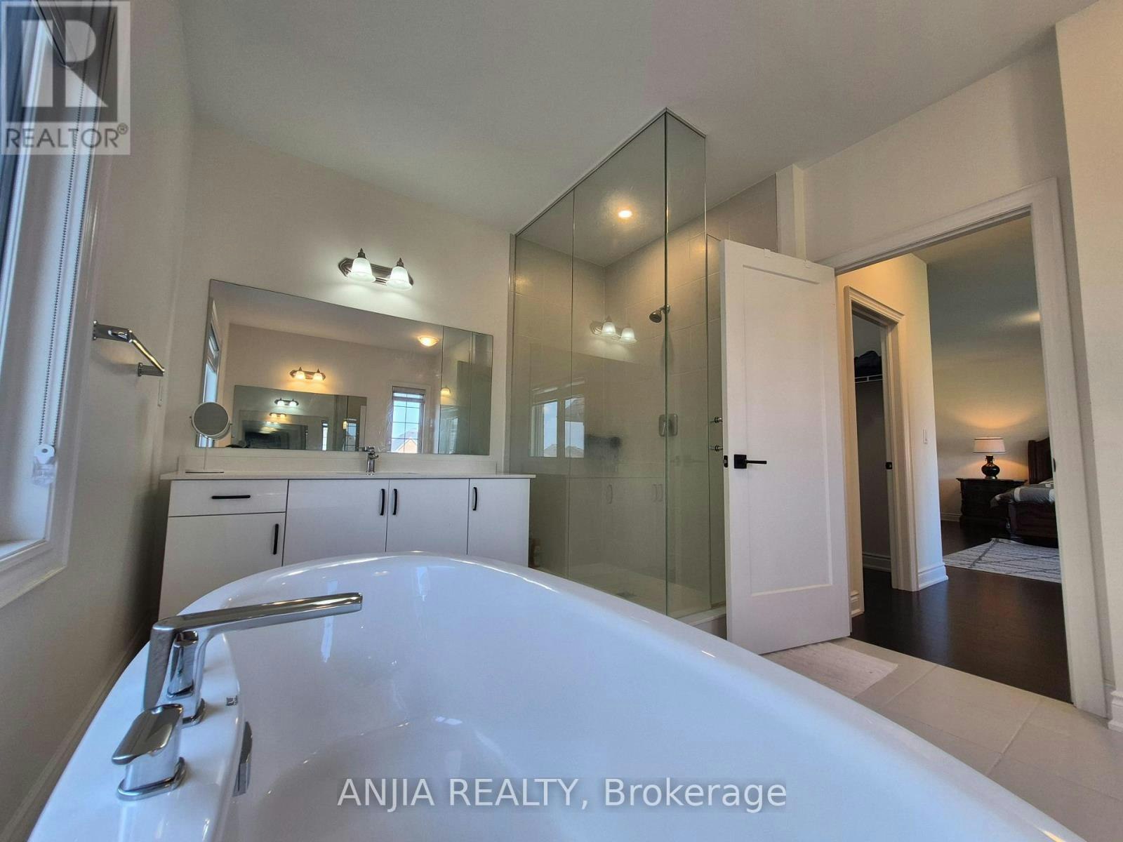 UPPER-50 Meadow Vista Crescent, East Gwillimbury, ON, L9N 0T4 - 36