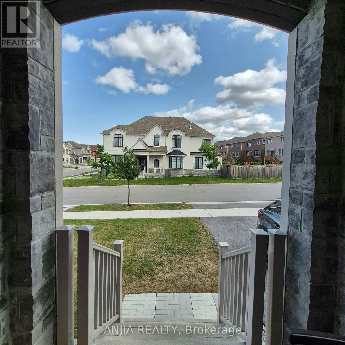 UPPER-50 Meadow Vista Crescent, East Gwillimbury, ON, L9N 0T4 - 3