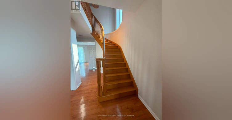 697 Scott Boulevard, Milton, ON, L9T 0X9 - 2
