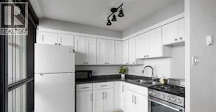 914-111 Riverside Drive East, Windsor, ON, N9A 2S6 - 14
