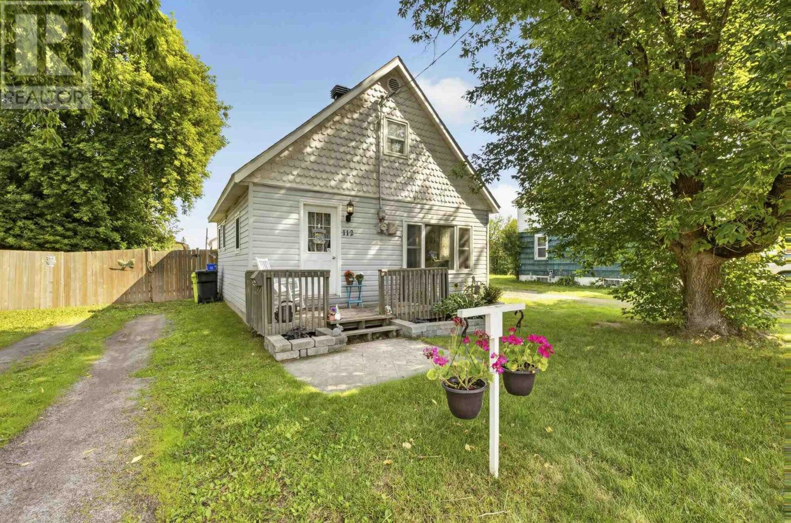 112 Vivian Avenue, Sault Ste. Marie, ON, P6C 2G1