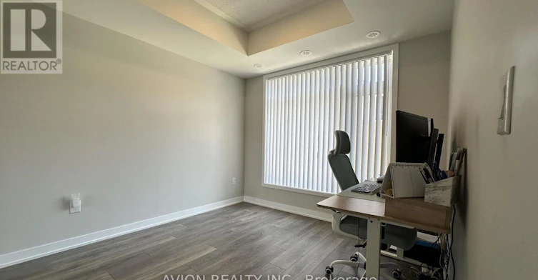 210-160 Canon Jackson Drive, Toronto, ON, M6M 0B6 - 13