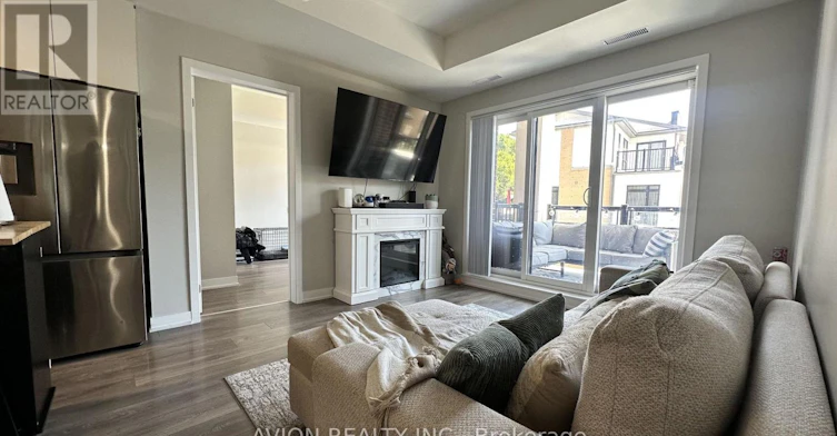 210-160 Canon Jackson Drive, Toronto, ON, M6M 0B6 - 9