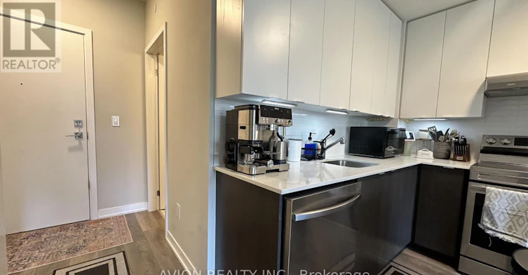 210-160 Canon Jackson Drive, Toronto, ON, M6M 0B6 - 3